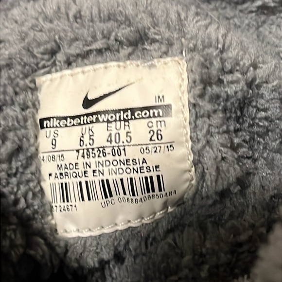 Nike Boots Gray and Black Woman Sz 9 - Picture 8 of 8